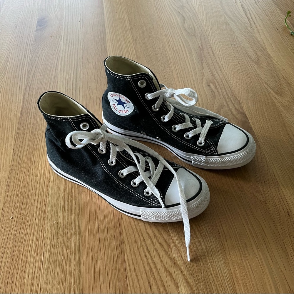 Converse Black Unisex Chuck Taylor All Star High Tops Size Men 5, Women 7.
